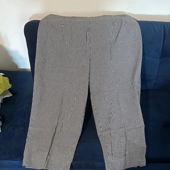 Black and White Checkered capris - Picture 1 of 3